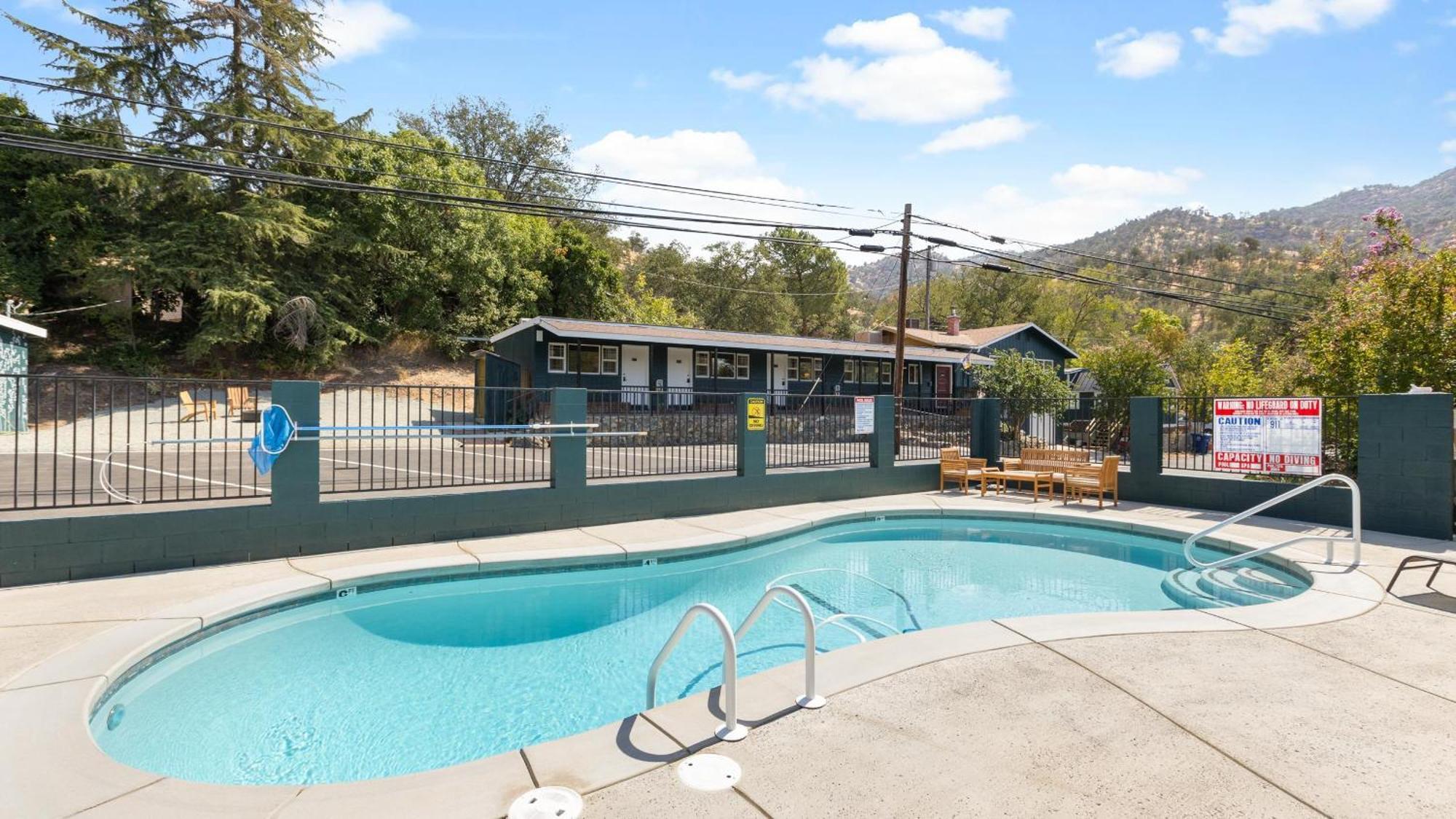 The Charlotte Sequoia Motel R2 Three Rivers Kültér fotó